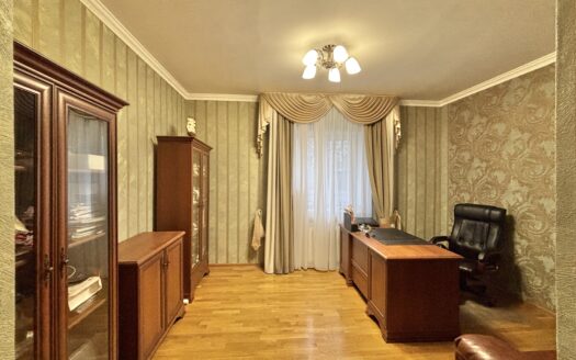 Большой дом в коттеджном поселке Товарково